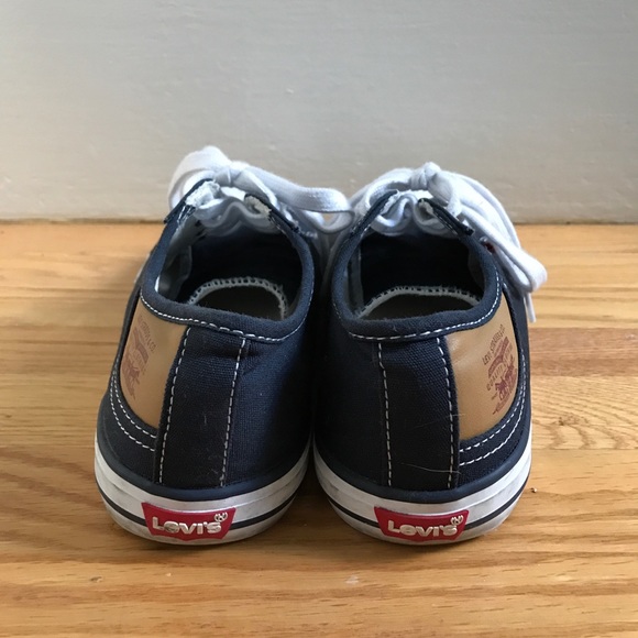*SOLD* Levi’s Sneakers - Picture 4 of 5